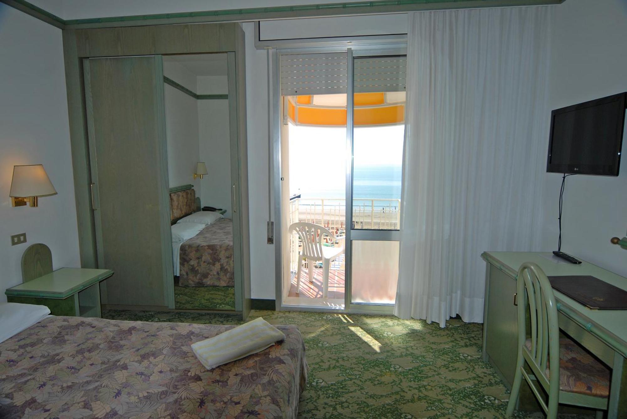 Hotel Montecarlo Lido di Jesolo Exterior foto